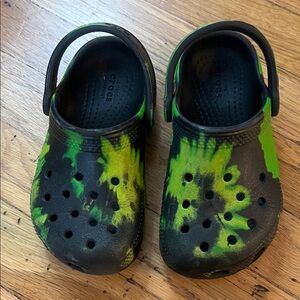 CROCS Kids - Black and Neon Green